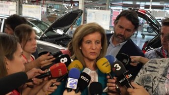Fátima Báñez: “El acuerdo salarial es una palanca para la estabilidad económica y social”