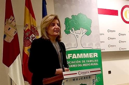 Fátima Báñez afirma que el objetivo del Gobierno es que la “brecha salarial sea cero”