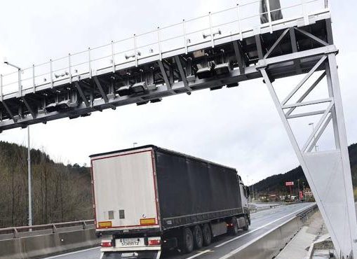 El TSJ del País Vasco anula el peaje a camiones de la N-1 que Guipúzcoa cobra desde enero