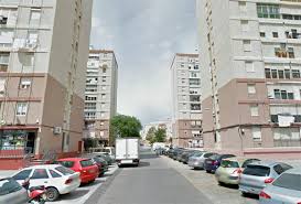 La Audiencia de Sevilla absuelve de un delito de usurpación a una mujer que ocupó una vivienda “con el consentimiento” de su propietario